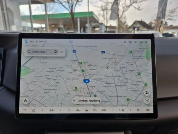 Car image 26
