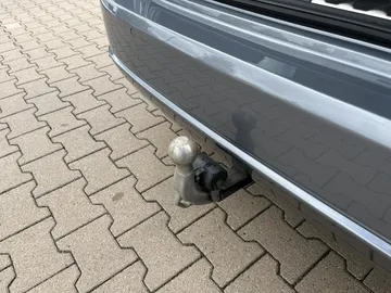 Car image 32