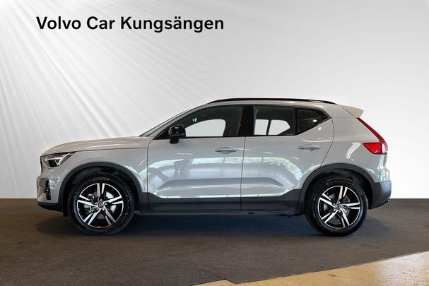 Volvo XC40 B4 Plus Dark 147 kW image number 4