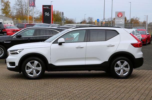 Volvo XC40 Momentum 120 kW image number 9