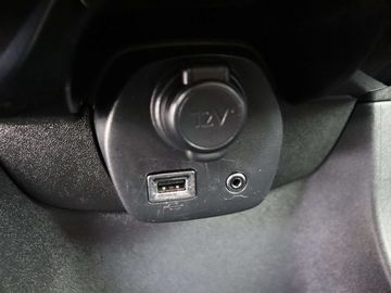 Car image 32