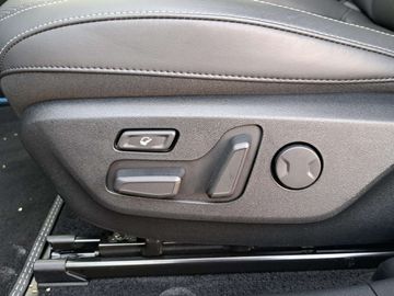 Car image 30