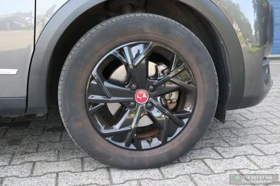 Car image 32