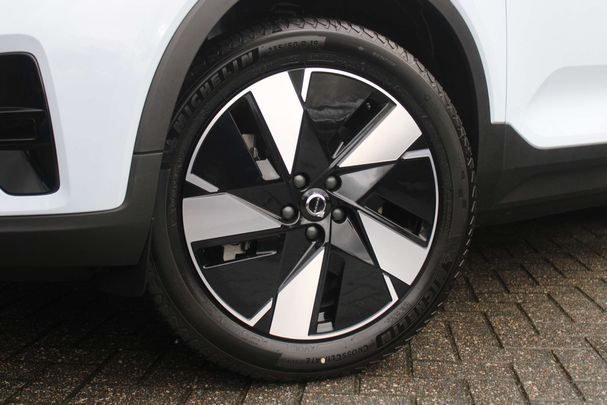 Volvo XC40 Single Motor Extended Range Plus 185 kW image number 5