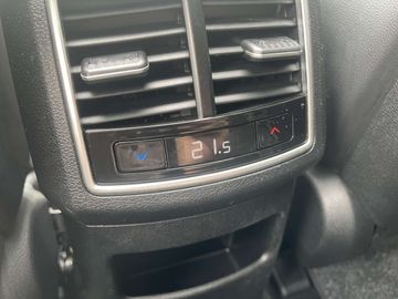 Car image 36