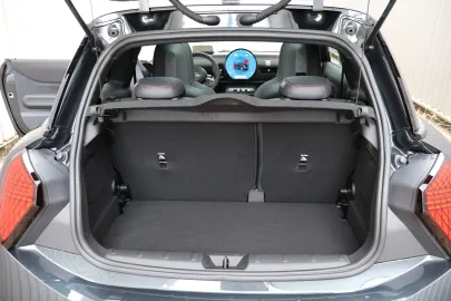 Car image 35