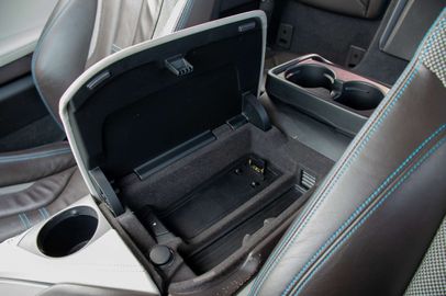 Car image 37