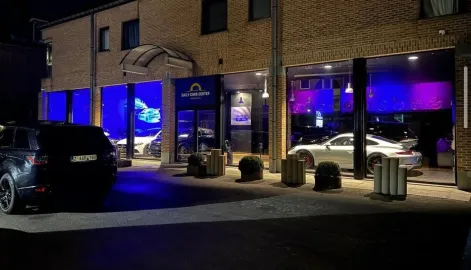 Car image 35