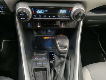 Car image 32