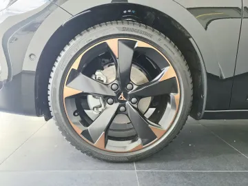 Car image 34
