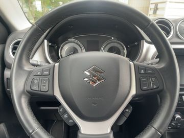 Car image 10