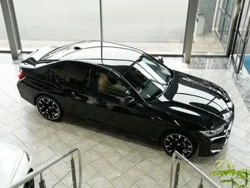 Car image 37