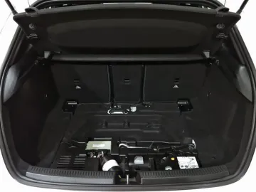 Car image 33