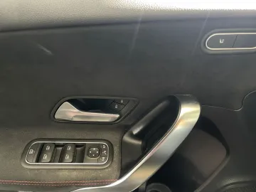 Car image 37