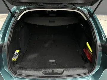 Car image 32