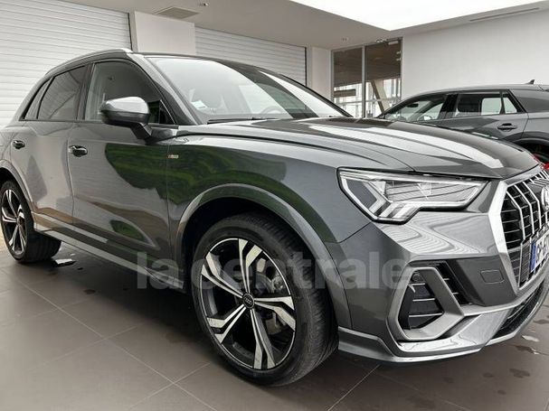 Audi Q3 1.4 TFSIe S tronic S-line 180 kW image number 2