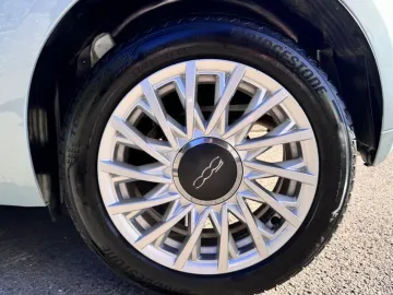 Car image 17