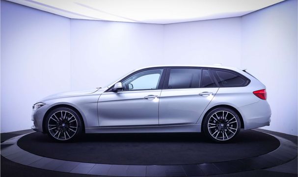 BMW 320i Touring 135 kW image number 12