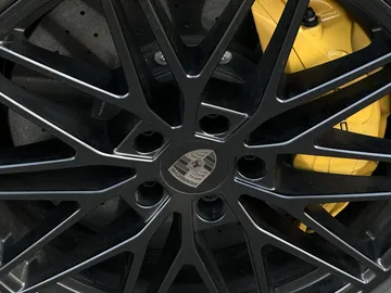 Car image 30