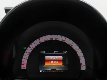 Car image 32