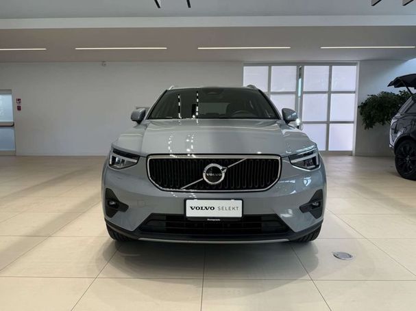 Volvo XC40 B3 Core 120 kW image number 2