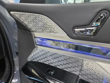 Car image 38