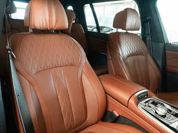 Car image 29