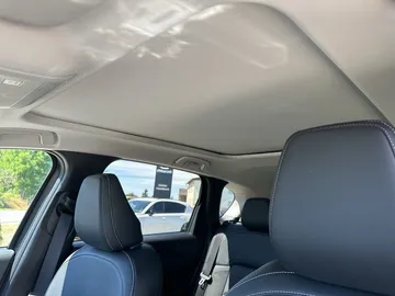 Car image 30