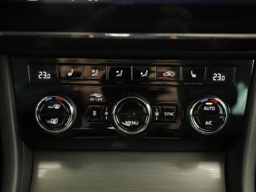 Car image 33