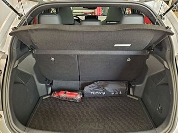 Car image 11