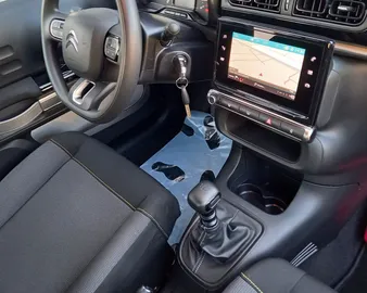 Car image 5