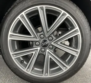 Car image 34