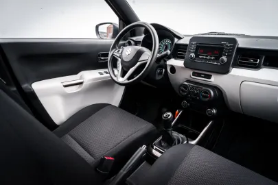 Car image 4