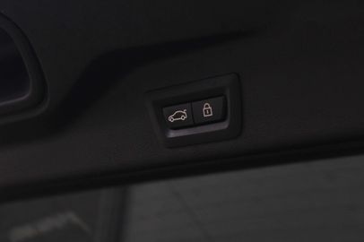 Car image 36