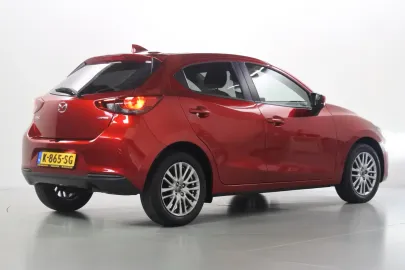 Car image 3