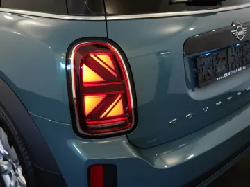 Car image 37