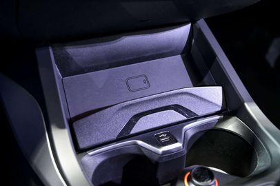 Car image 40