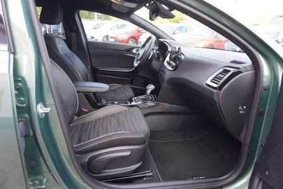 Car image 43