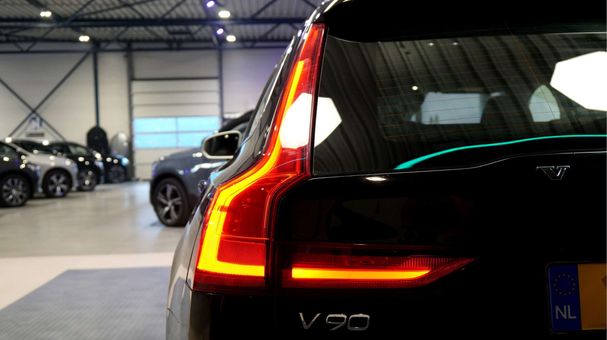 Volvo V90 T4 140 kW image number 13