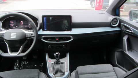 Car image 13