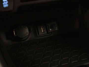 Car image 30