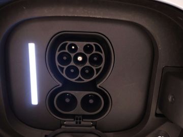 Car image 30