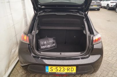 Car image 30