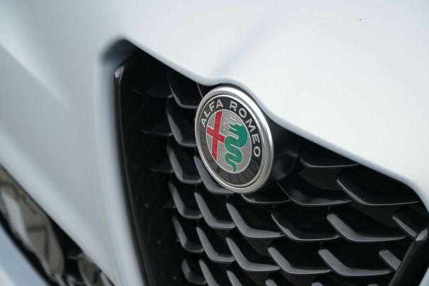 Alfa Romeo Giulia 2.0 Turbo Q4 206 kW image number 10