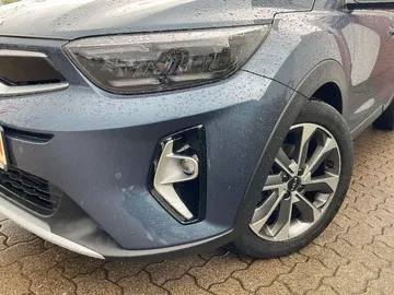 Car image 27