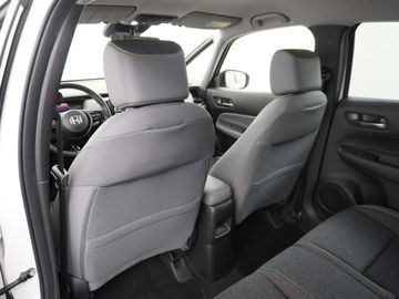 Car image 37