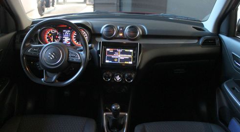 Car image 11