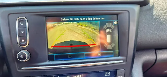 Car image 27