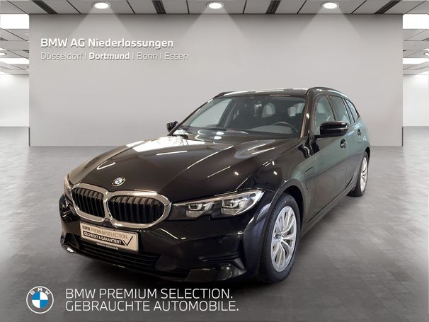 BMW 330e Touring 215 kW image number 1