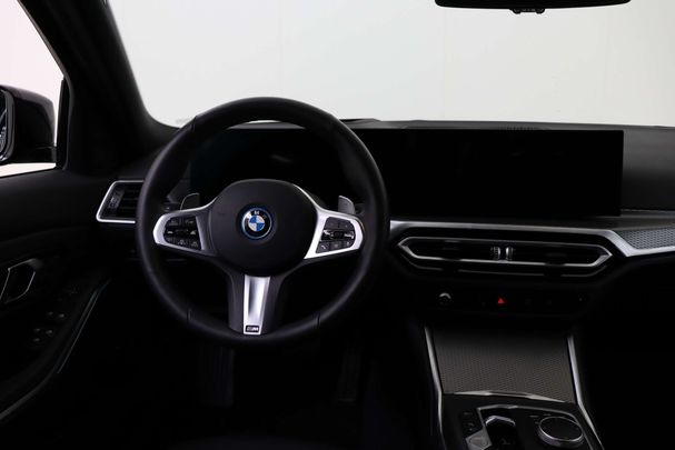 BMW 330e Touring xDrive 215 kW image number 20